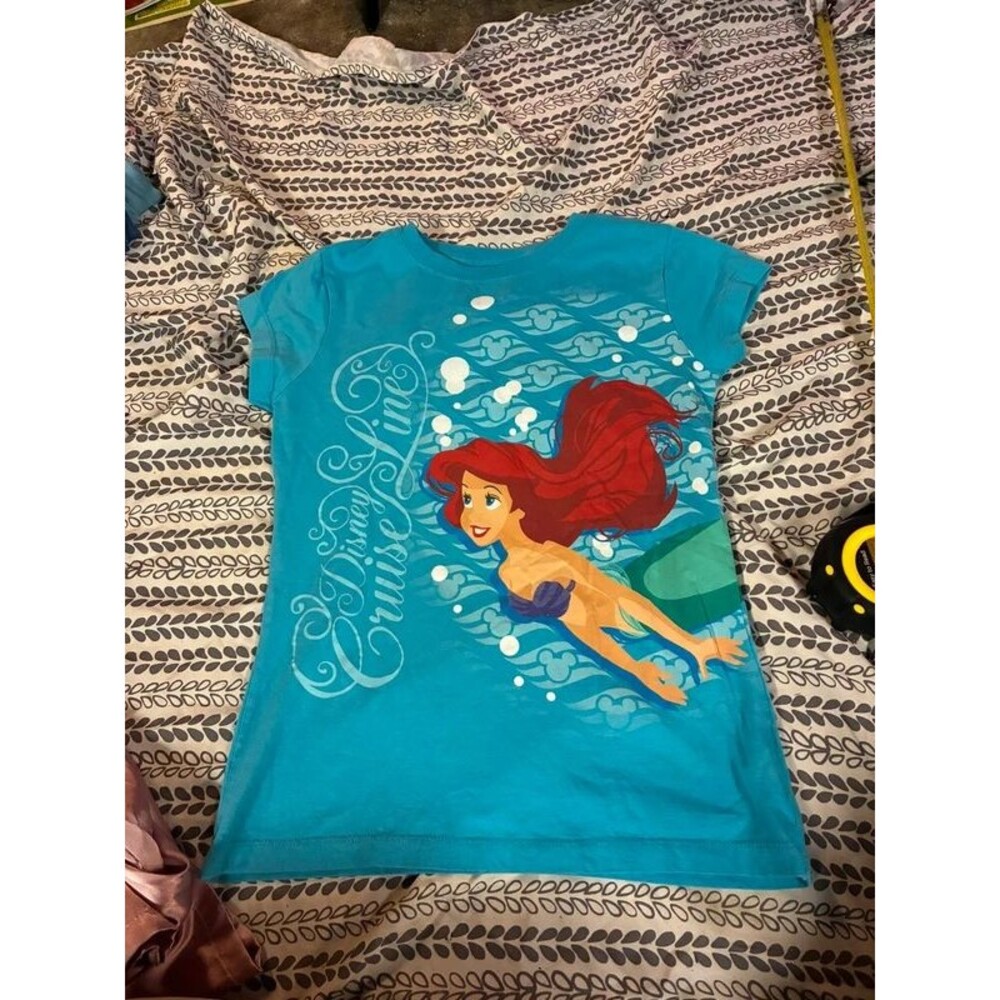 Girl’s Disney Cruise Line The Little Mermaid Blue Graphic T Shirt Size Large